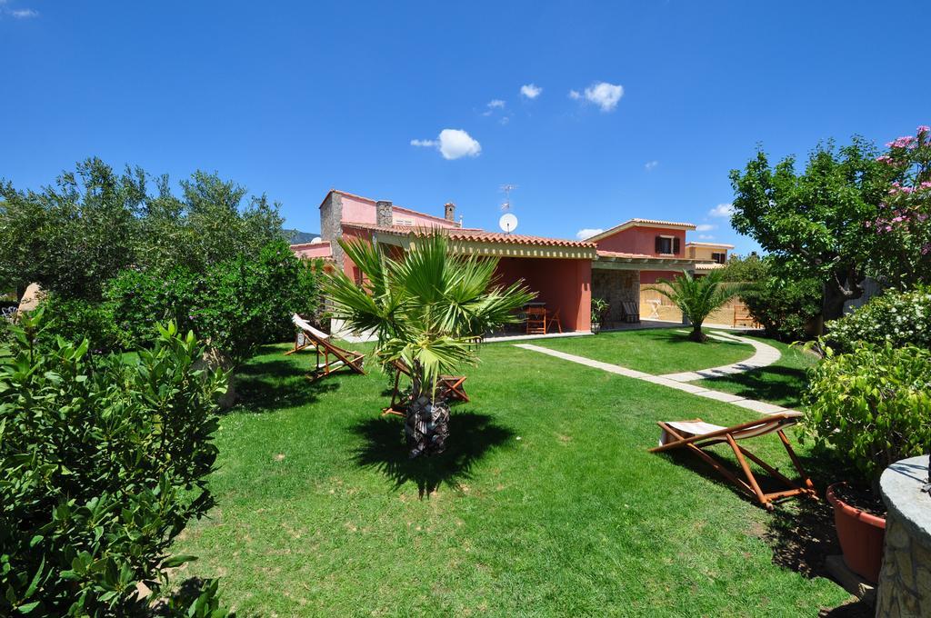 Affittacamere B&B La Villa Dei Graniti Вилласимиус Экстерьер фото