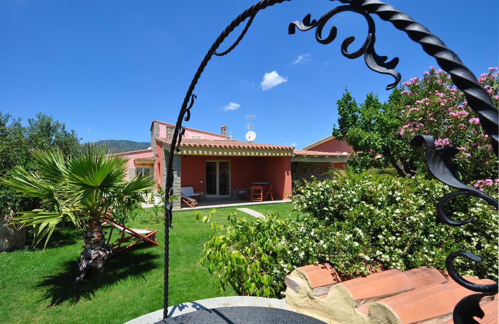 Affittacamere B&B La Villa Dei Graniti Вилласимиус Экстерьер фото