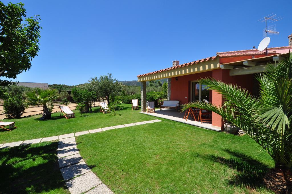Affittacamere B&B La Villa Dei Graniti Вилласимиус Экстерьер фото