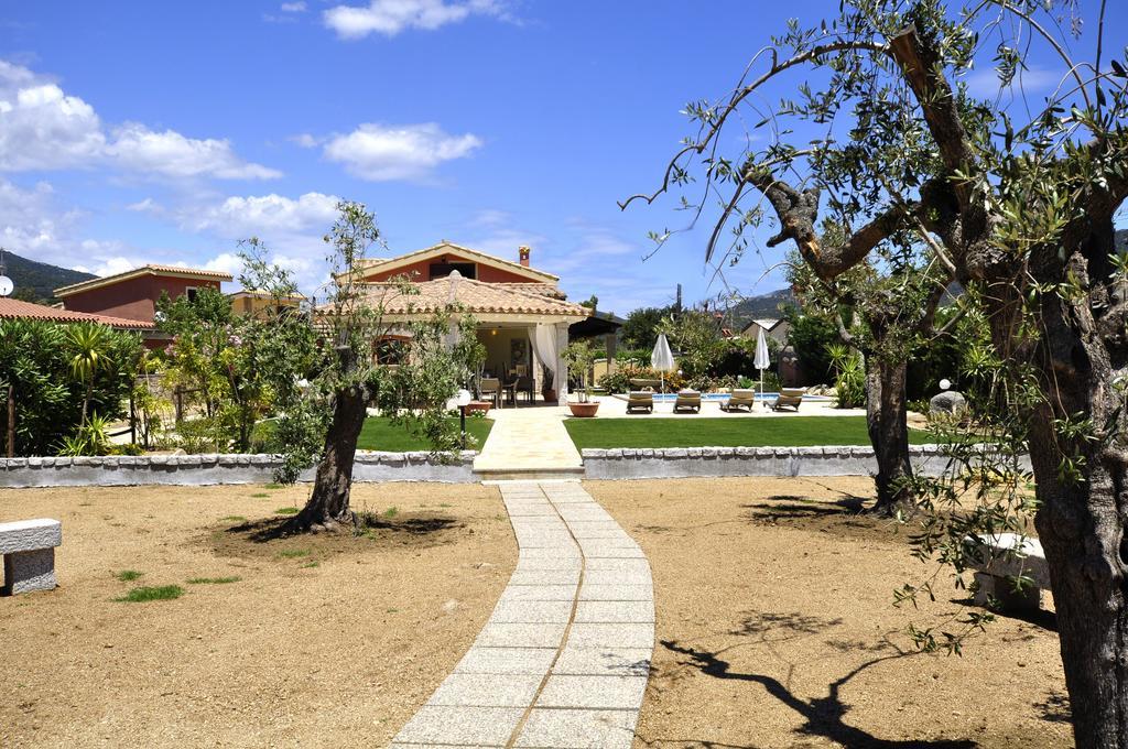 Affittacamere B&B La Villa Dei Graniti Вилласимиус Экстерьер фото