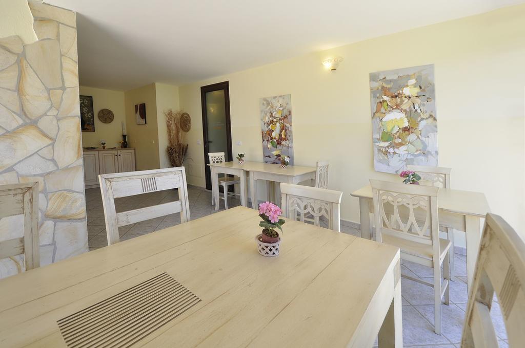 Affittacamere B&B La Villa Dei Graniti Вилласимиус Экстерьер фото