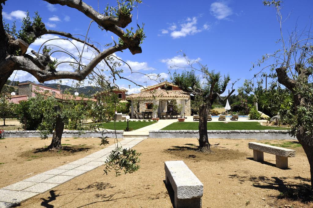 Affittacamere B&B La Villa Dei Graniti Вилласимиус Экстерьер фото
